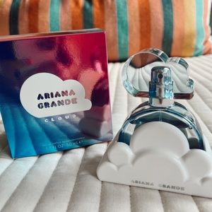 Ariana Grande Cloud Perfume